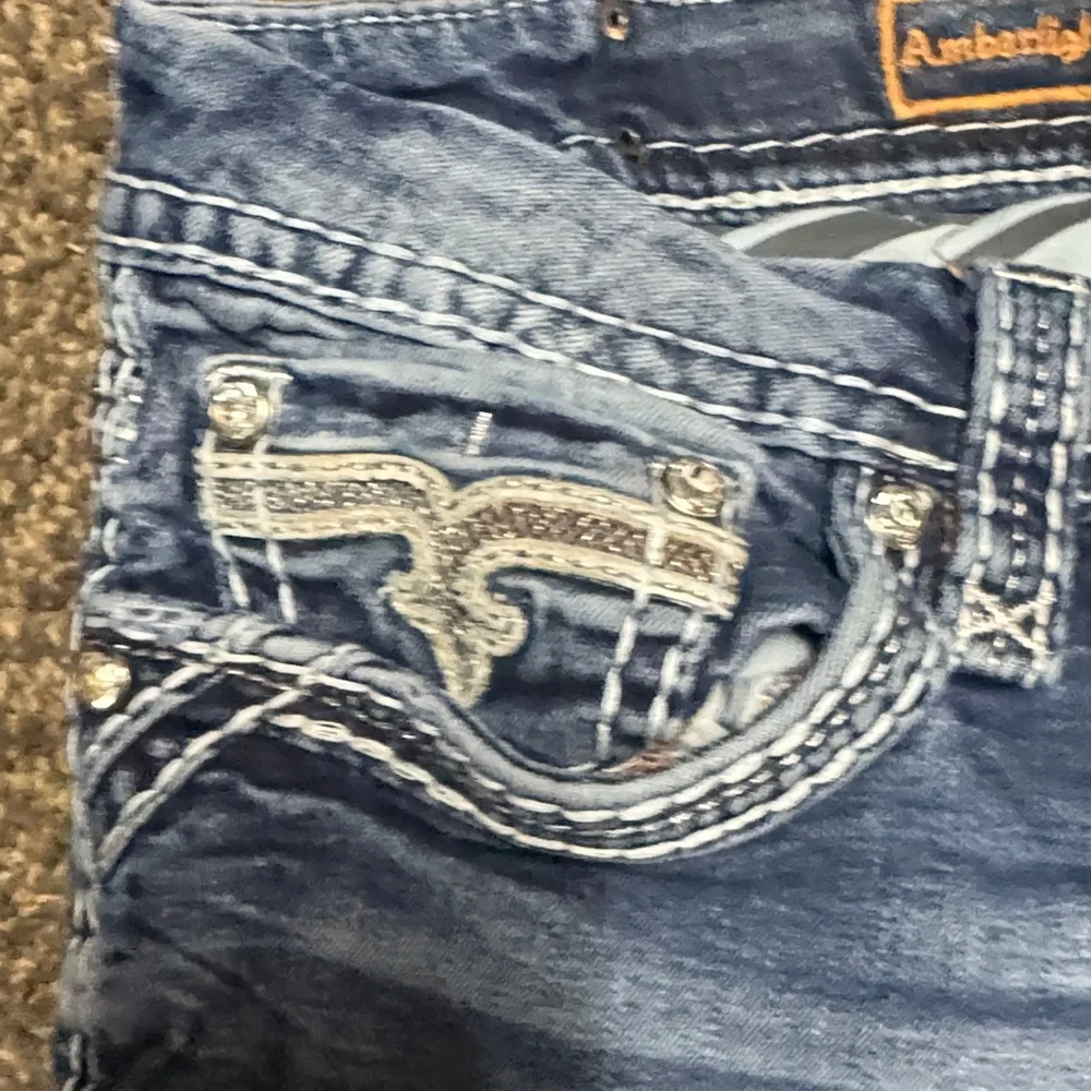 Rock Revival Women’s Amberlight Jeans Sequins 36 18 18W Excellent Cond Easy Boot - Picture 12 of 12